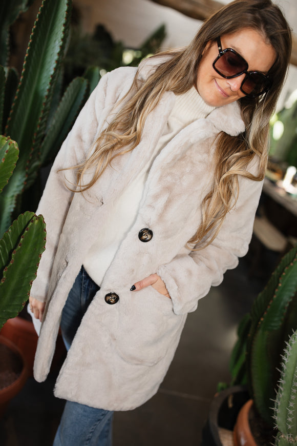 Stonefield Fashion - www.stonefieldfashion.be - Faux Fur Coat Ecru